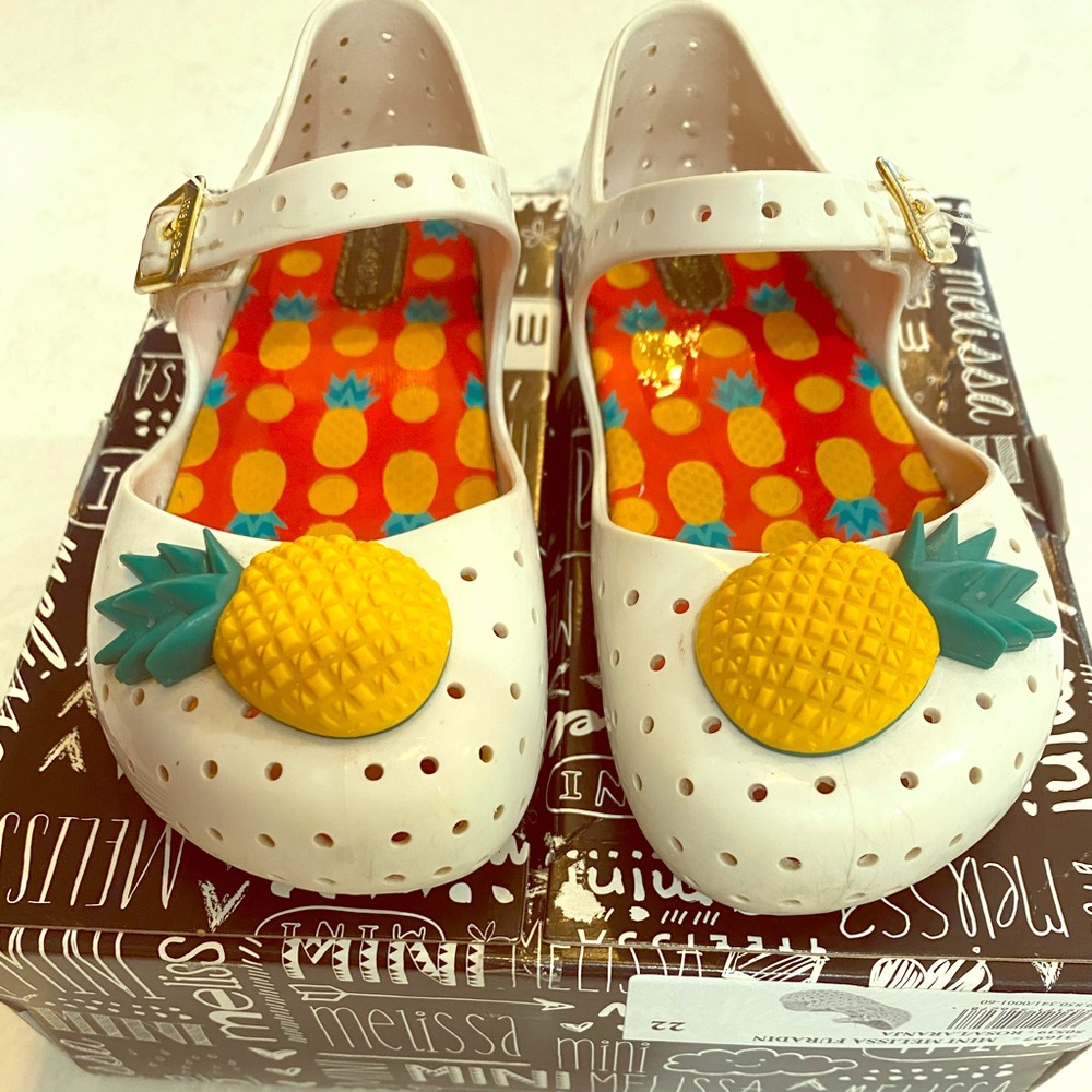 Mini Melissa size 9 pineapples